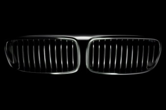 Tízpontos videóval köszönti a BMW-t a Mercedes