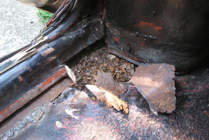 Közelharcban a rozsdával 13 | Vezess Ez a helyzet fogadott bal oldalon. Itt is tele volt a "tálca" rozsdával