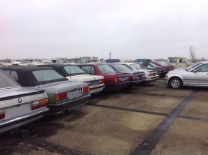 Több száz csodás klasszikus kocsi vár a bezúzásra, és egyet sem menthetünk meg