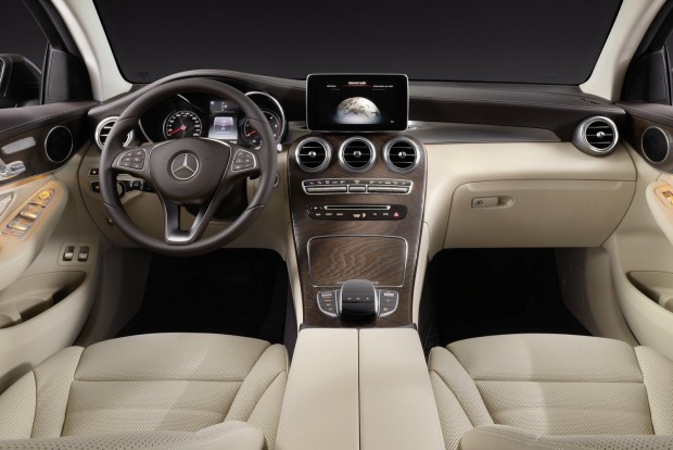 Porban parádézik, sárban sportol 2 Mercedes-Benz GLC Coupé, C253, 2016.