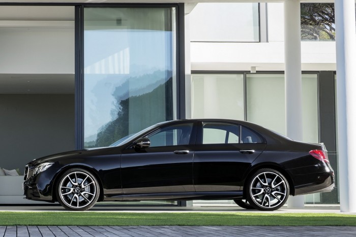 Belépő sportmodellel erősít a Mercedes E-osztály 3 Mercedes-AMG E 43 4MATIC (W 213) 2016