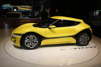 Percek alatt újratölthető villanyautó sok száz kilométeres hatótávval