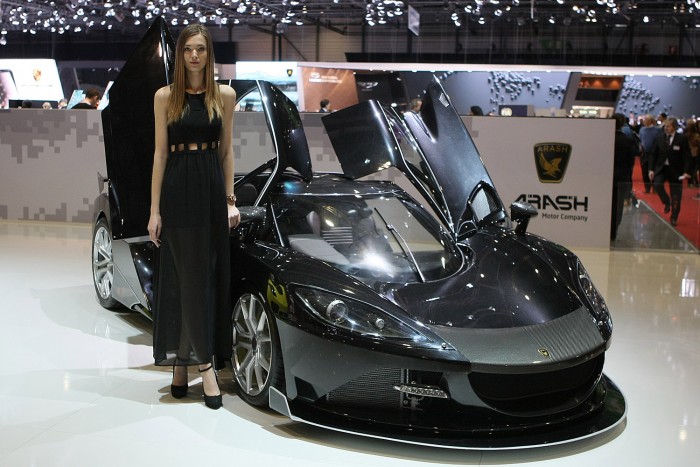 Szegény, odaszomorodott az Arash mellé