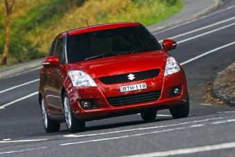 150-nel tolta a suzukis, csecsemő volt a kocsiban