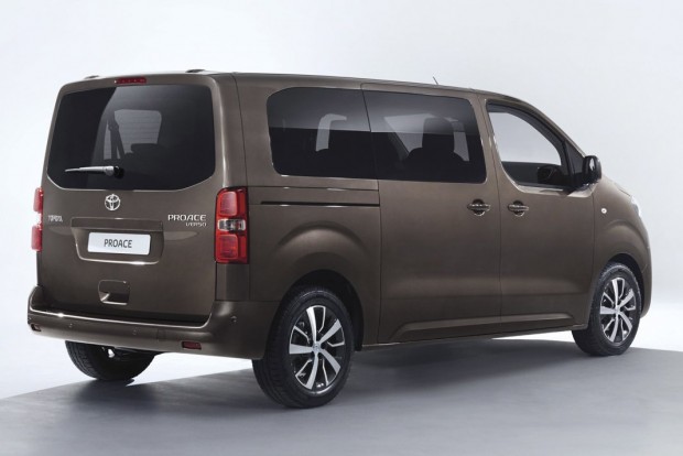 Kisbusz, igényeseknek 2 TOYOTA GMS PROACE VERSO