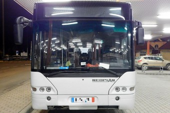 Pofátlan buszos trükk a magyar határon
