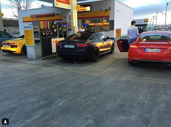 Lebukott az új magyar sportkocsi 1 2017-audi-tt-rs-completely-revealed-while-filling-up-its-tank_1
