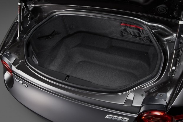 Targa tetős kupé a Mazda roadsteréből 1 Mazda MX-5 RF