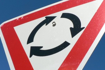 Maradunk a bunkó autósok és a piroson áthajtó bringások országa?