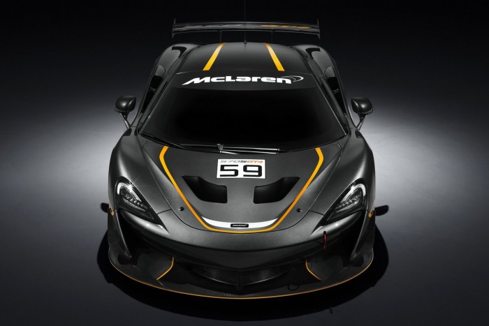 Éles és hobbi-versenyautók a McLarentől 2 McLaren 570S GT4