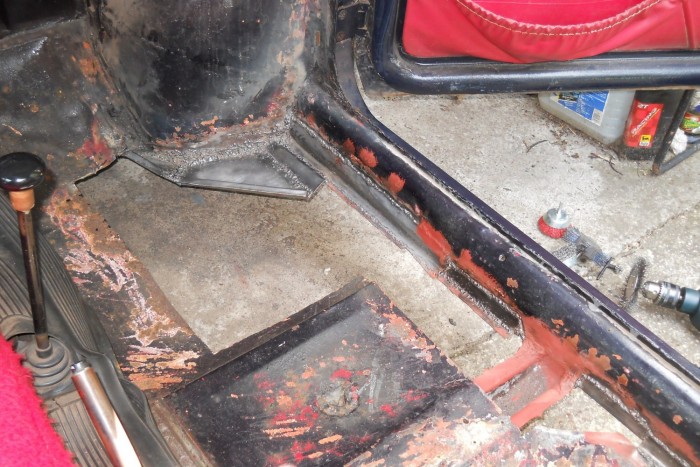 Közelharcban a rozsdával 8 | Vezess Itt már - a magam egyszerű módján - kipótoltam a belső küszöb hiányait és a "tálca" is a helyén van