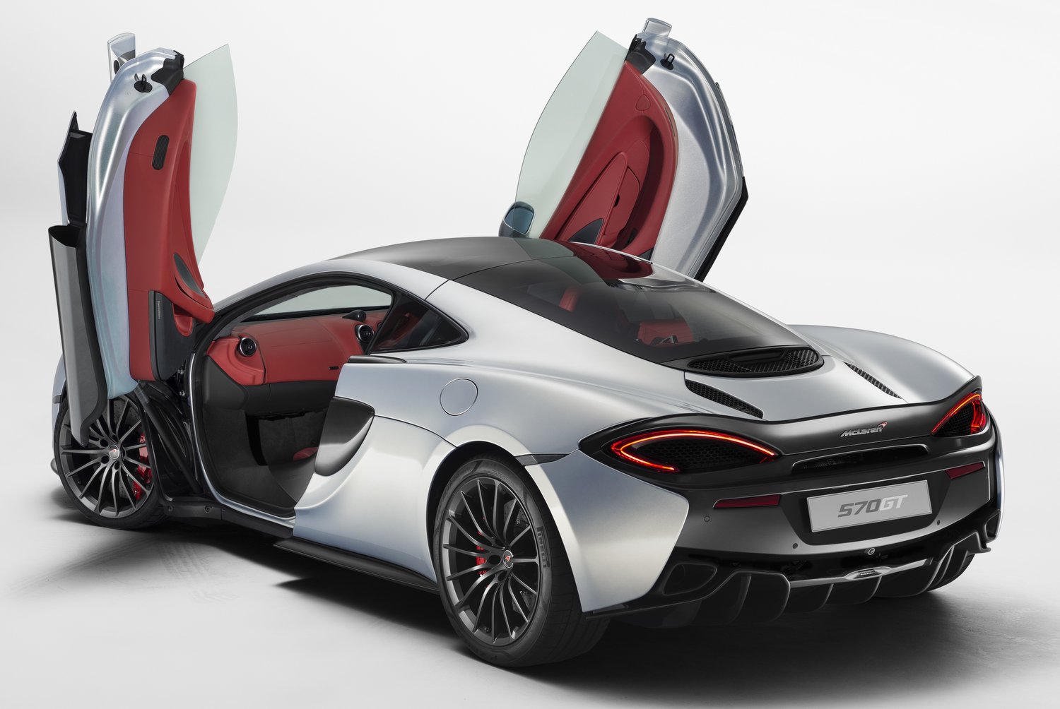 Vége a világnak: luxusautót épített a McLaren 10
