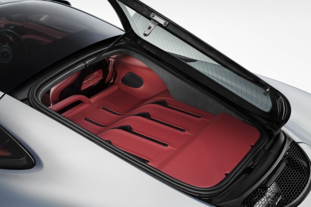 Vége a világnak: luxusautót épített a McLaren 1 6226McLaren-570GT_07