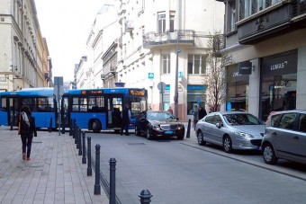 Diplomata-Merci miatt akadt el egy busz Budapesten