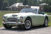 Talán az egyik legszebb háború utáni roadster az Austin-Healey 3000. És még vezetni is jó! Az ára persze szép: körülbelül 70 000 font, azaz 28 millió forint