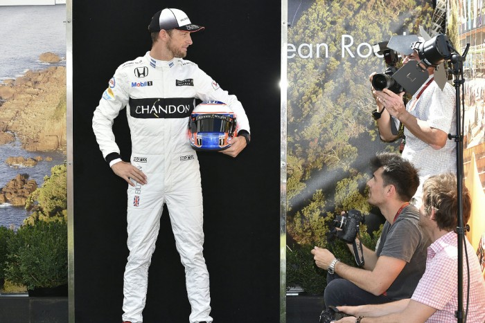 F1: Button a Williamshez tart?