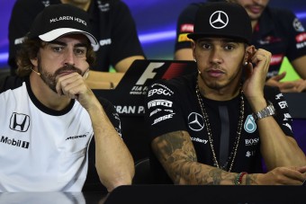 F1: Hamiltont majdnem Alonsóra cserélték