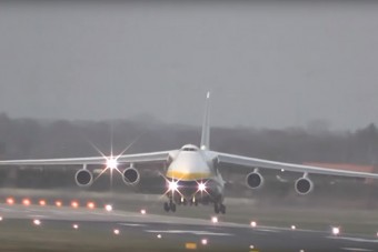 Na ilyen landolást sem látni minden nap, pláne egy ekkora géppel