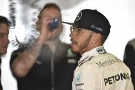 F1: Hamilton az élen, Rosberg falnak ment 43