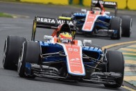 F1: Hamilton az élen, Rosberg falnak ment 31