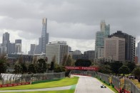 F1: Hamilton az élen, Rosberg falnak ment 38