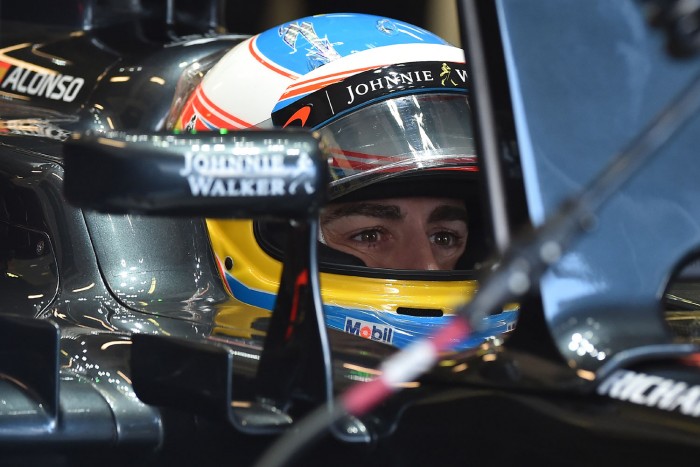 F1: Így izzad Alonso a visszatérésért