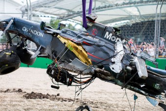 F1: A McLaren is átment a törésteszten