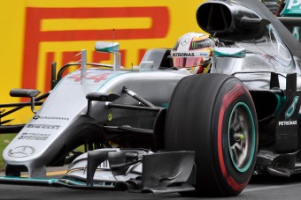 F1: Hamiltoné a pole a siralmas időmérőn