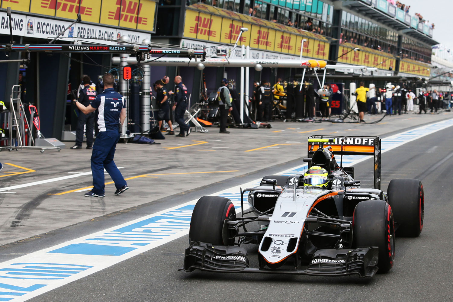 F1: Hamiltoné a pole a siralmas időmérőn 28