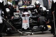 F1: Hamiltoné a pole a siralmas időmérőn 44