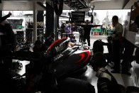F1: Hamiltoné a pole a siralmas időmérőn 43