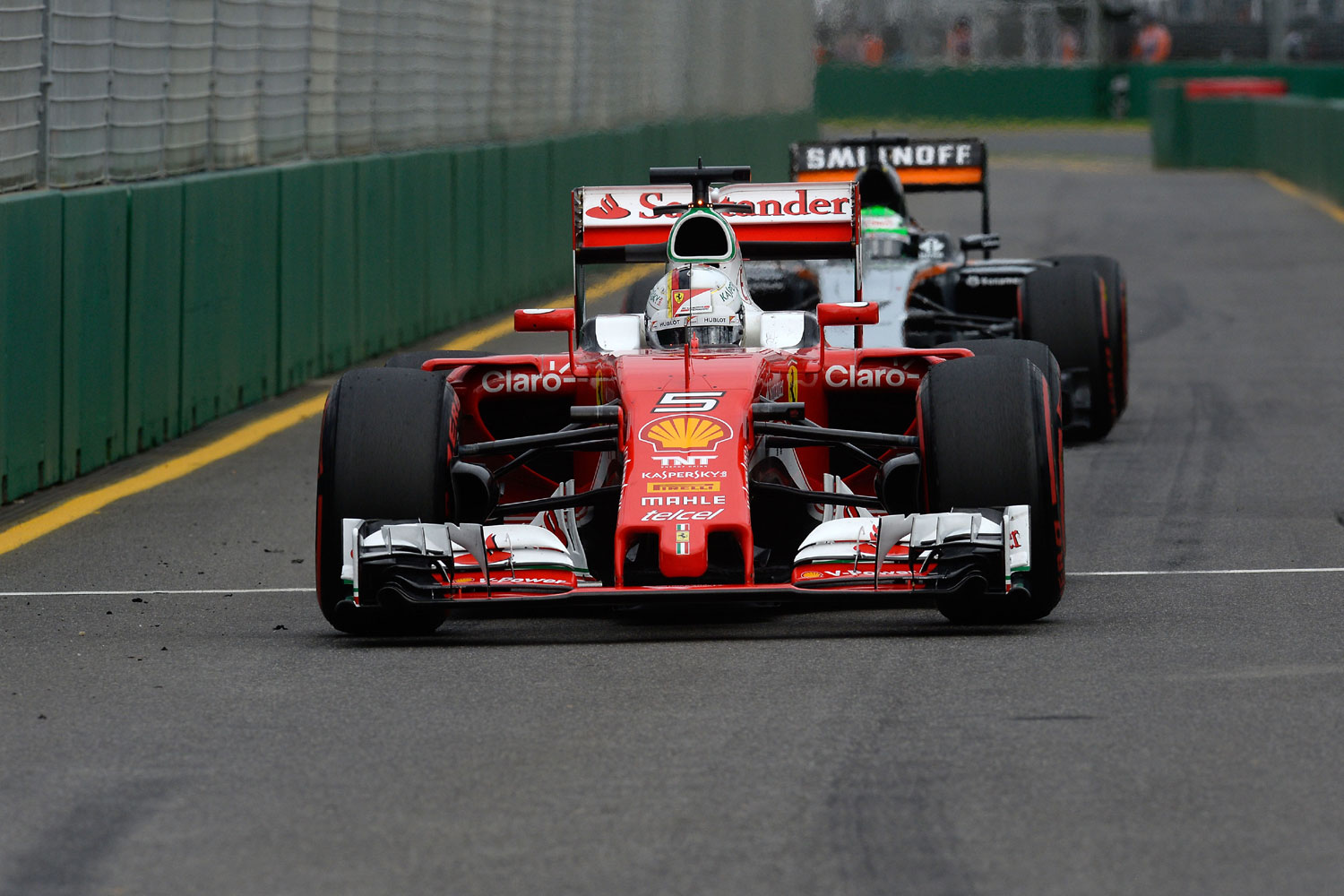 F1: Hamiltoné a pole a siralmas időmérőn 15