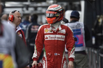 F1: Räikkönen a tüzes motorral folytatja, Alonso újat kap