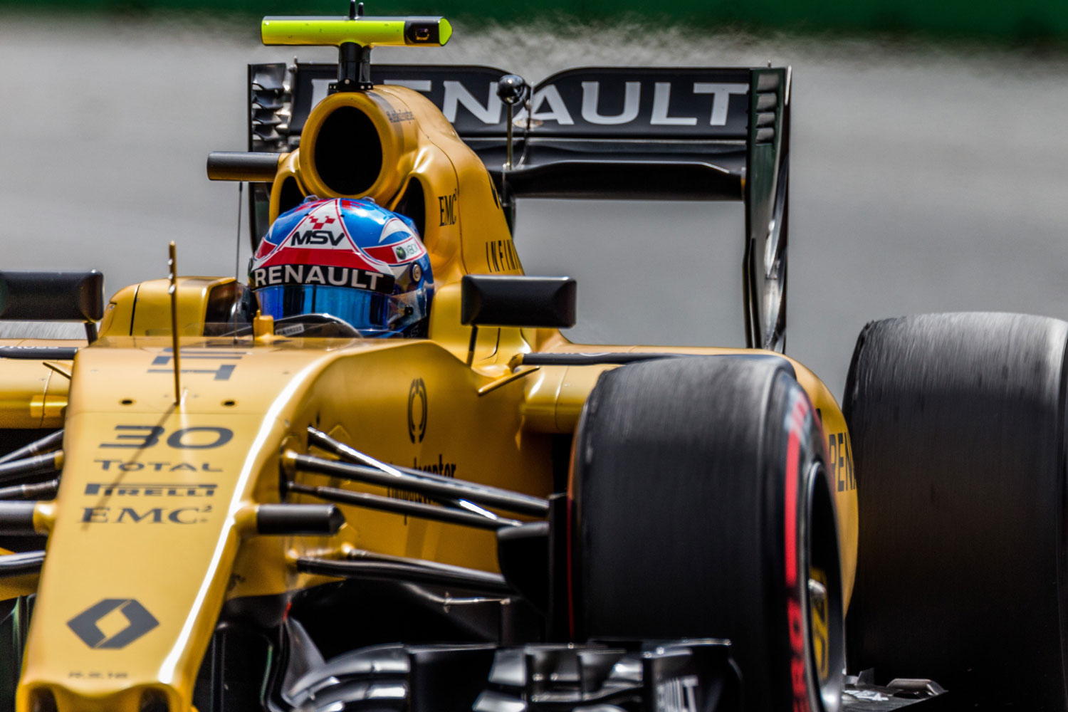 F1: Hamiltoné a pole a siralmas időmérőn 11