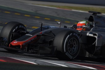 F1: Teljesen besült az új csapat autója