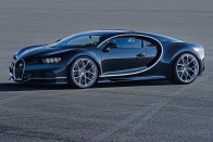 Szédítő részletek az új Bugattiról 90