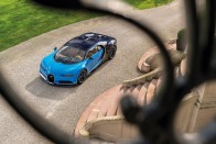 Szédítő részletek az új Bugattiról 111
