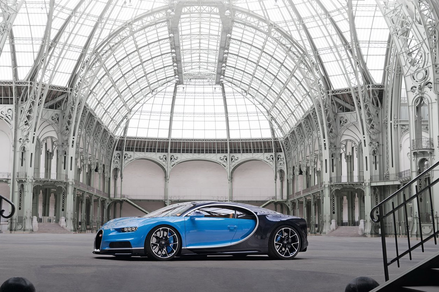 Szédítő részletek az új Bugattiról 5