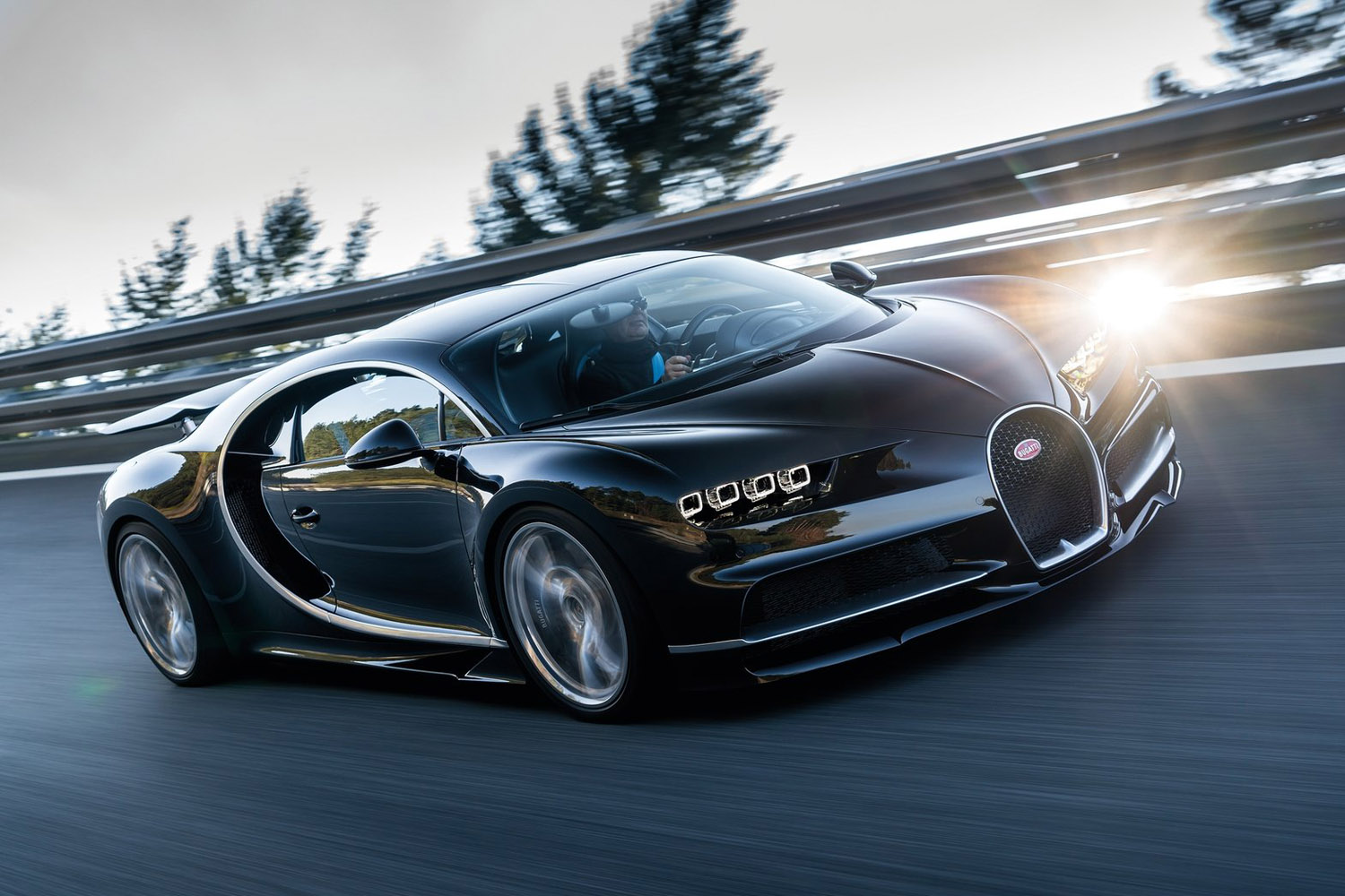 Szédítő részletek az új Bugattiról 6