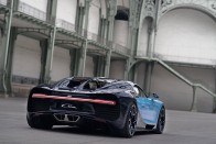 Szédítő részletek az új Bugattiról 129