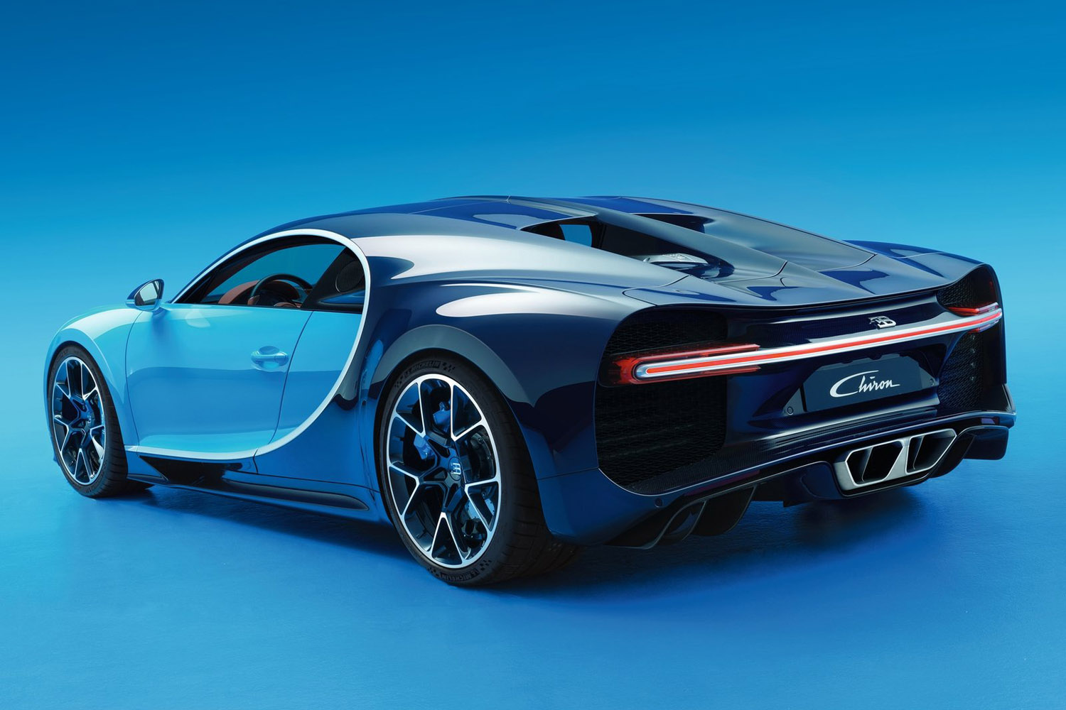 Szédítő részletek az új Bugattiról 16