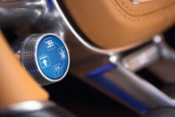 Szédítő részletek az új Bugattiról 102