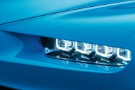 Szédítő részletek az új Bugattiról 143