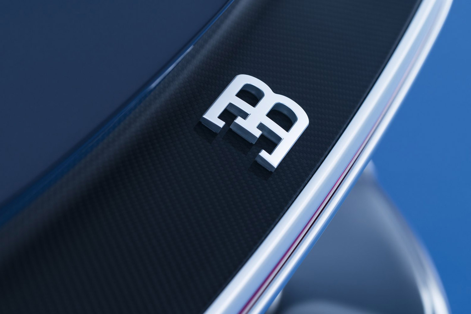 Szédítő részletek az új Bugattiról 68