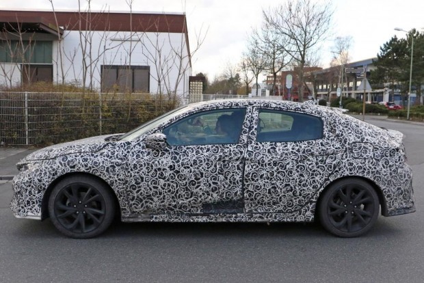 Úton az új generációs Honda Civic 1 Honda Civic 2017 kémfotó