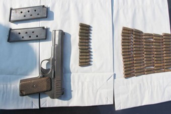 Pisztolyt is pakolt az Audiba, úgy ment a diszkóba