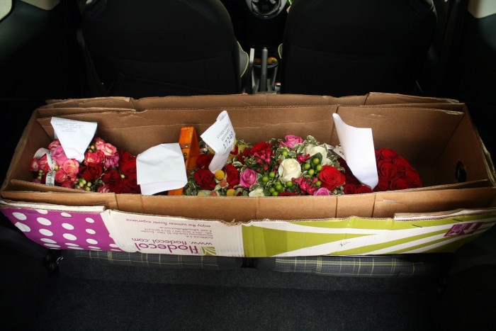 Mutatjuk, mivel hódíthatsz nőnapon 5 Alaposan ellenőrizni kell indulás előtt, minden csokorhoz a címzettnek szánt levélke tartorik-e?