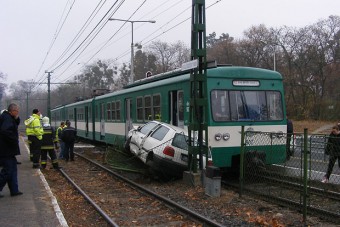 Autót tolt maga előtt a csömöri HÉV