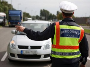 Súlyos kamionbaleset, lezárták az M15-öst