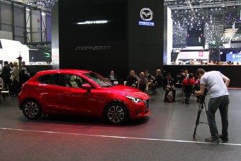 Mit lehet csinálni egy autószalonon?